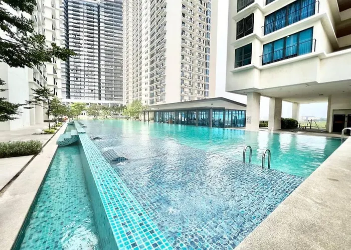 F 1-5 Pax 3Bed Cozy Home Studio Trefoil Setia Alam Wifi & Tv