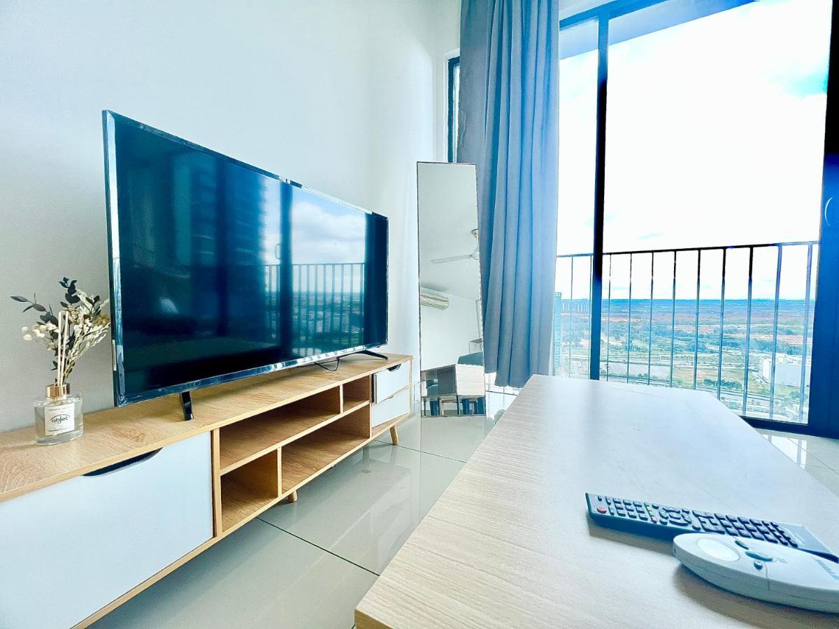 F 1-5 Pax 3bed Cozy Trefoil Setia Alam Wifi & Tv Apartment *