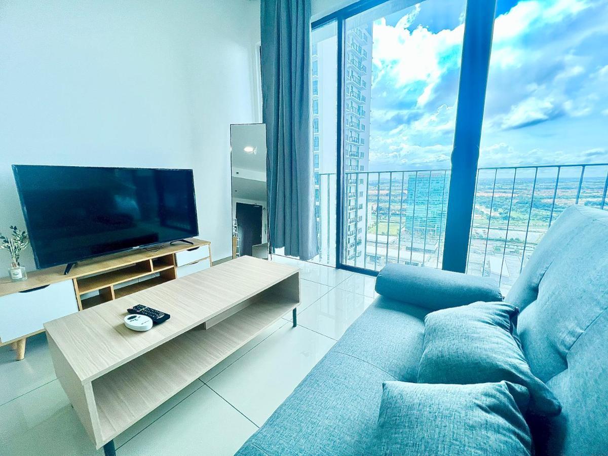 Apartment F 1-5 Pax 3bed Cozy Trefoil Setia Alam Wifi & Tv *